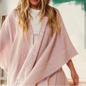 NWT Gentle Fawn Soft Pink and White Hermosa Cover Up Fringe Kimono Shawl Top M/L